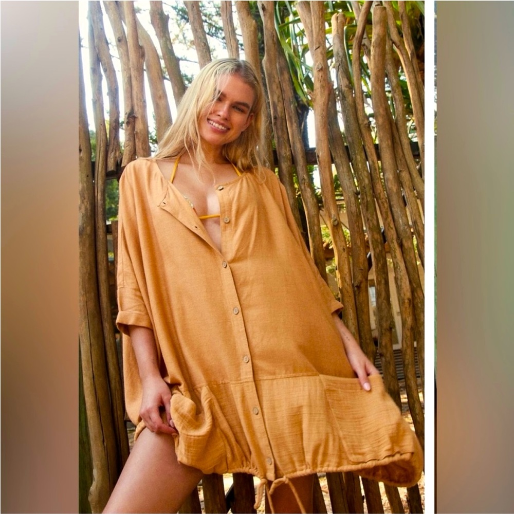 NWT  Sohia Tunic oversized. Perfect for the beach.